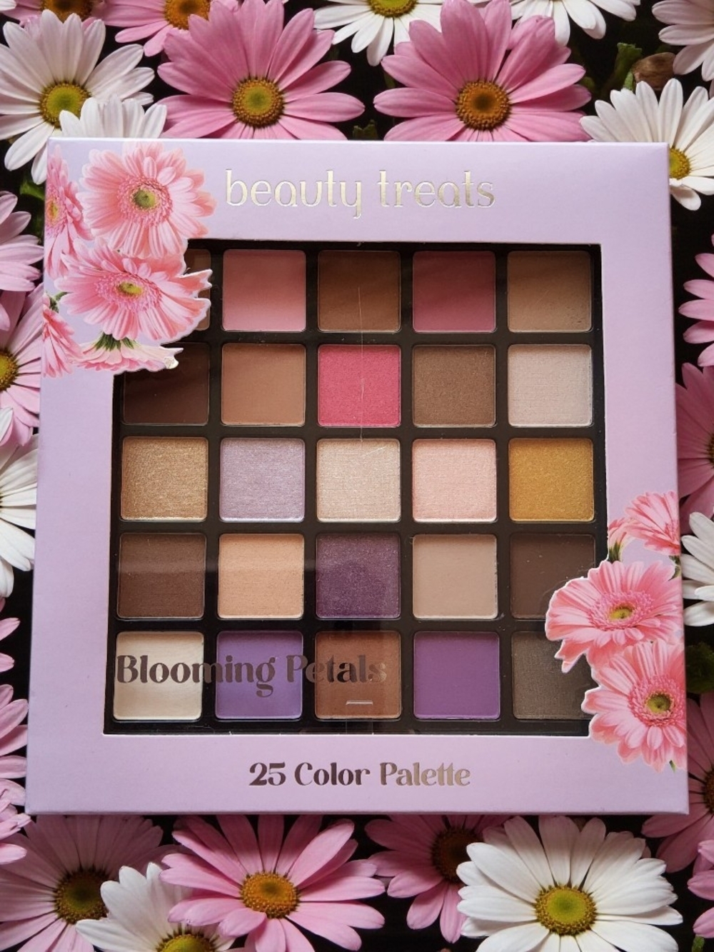 Beauty Treats Blooming Petals 25-Color Eyeshadow Palette